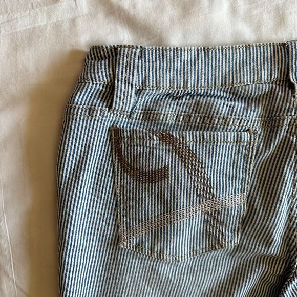 2000s NoBo No Boundaries Blue & White Railroad Striped Capris Sz 11 Y2K Twee - Picture 4 of 5